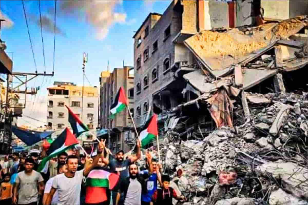 people protest in Gaza